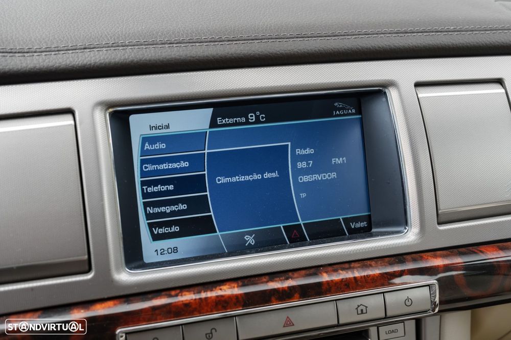 Jaguar XF 3.0 D V6 Luxury - 16