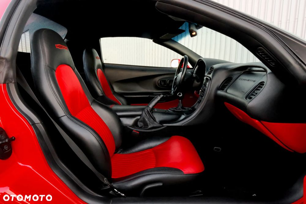 Chevrolet Corvette - 10