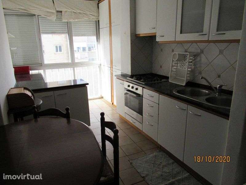 Apartamento T1 às portas de Benfica - Grande imagem: 3/5