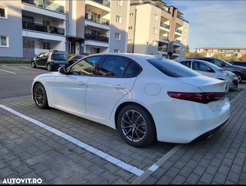 Alfa Romeo Giulia - 5
