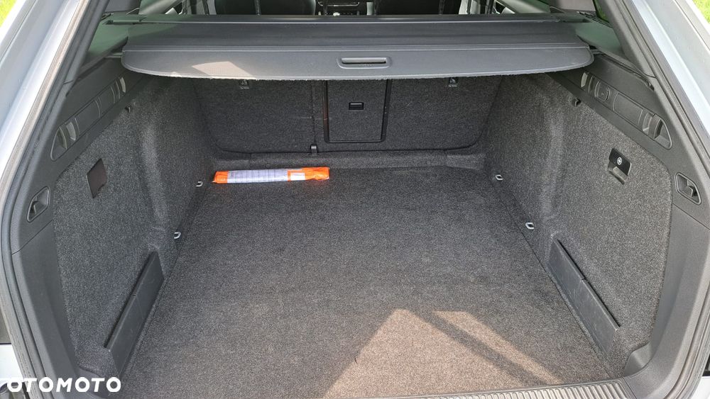 Skoda Superb 2.0 TDI DSG Sportline - 10