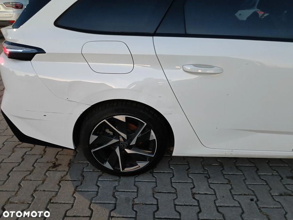Peugeot 308 SW BlueHDi 130 EAT8 Allure - 11