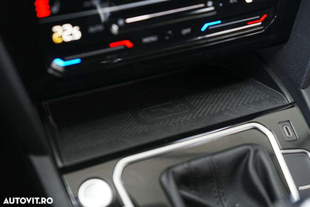 Volkswagen Passat - 39