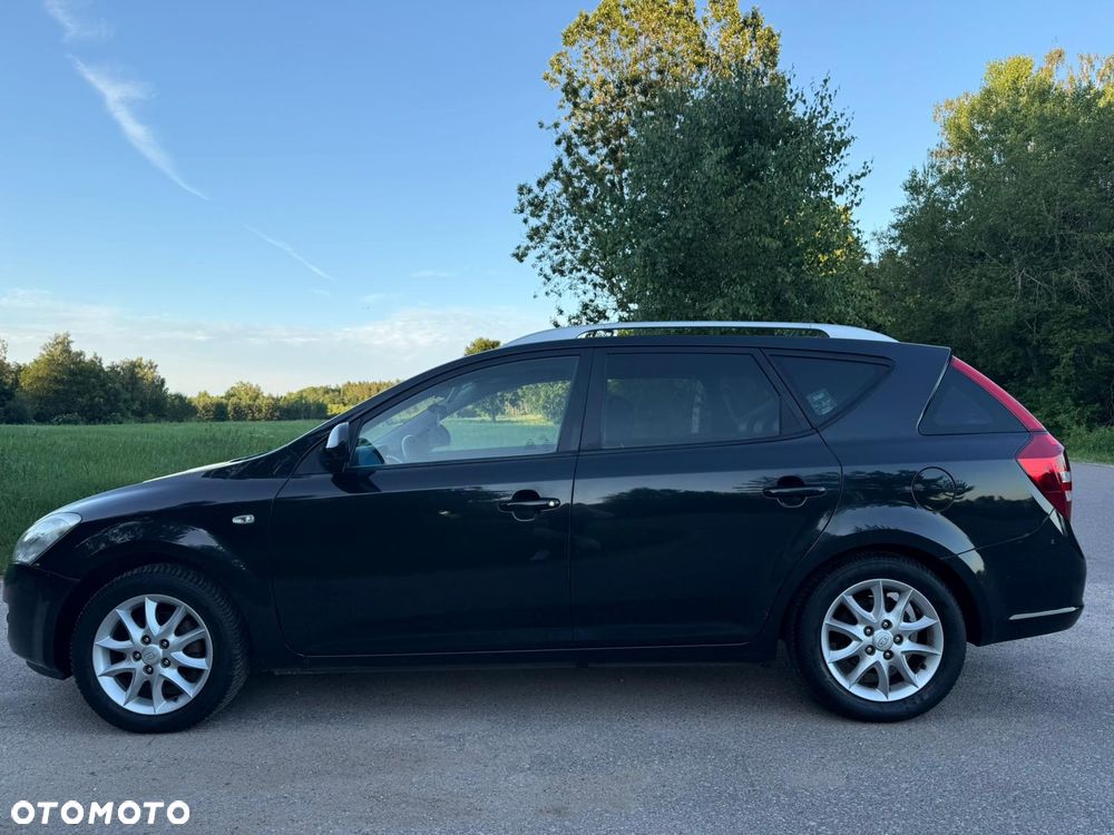 Kia Ceed - 4