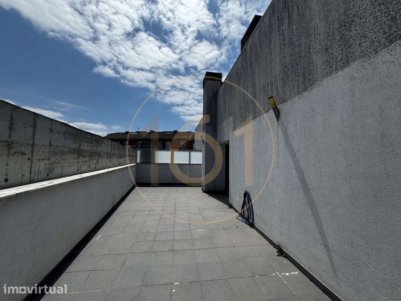 Apartamento T3+1 duplex com 2 terraços e varandas - Grande imagem: 4/30