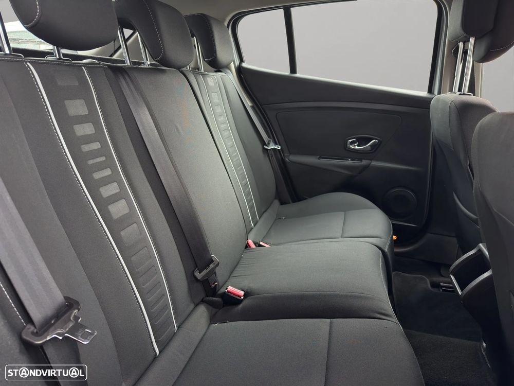 Renault Mégane 1.5 dCi Dynamique - 13