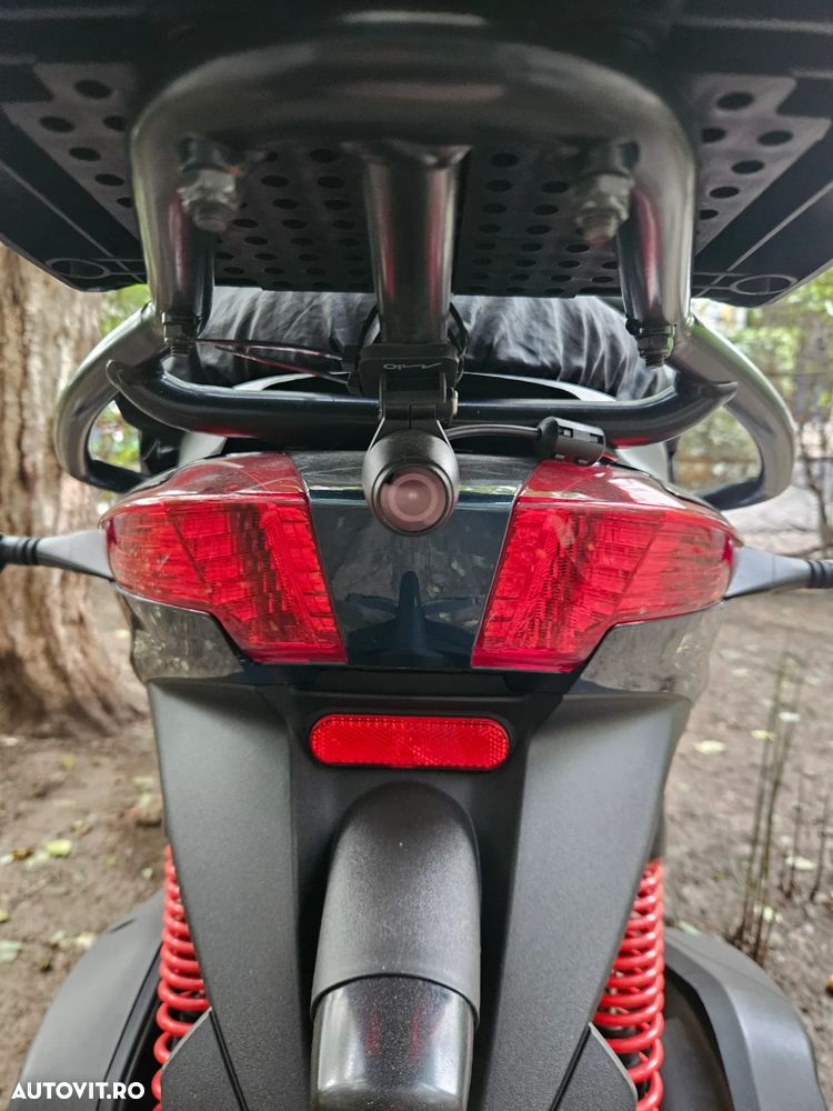 Piaggio MP3 300 Sport - 5