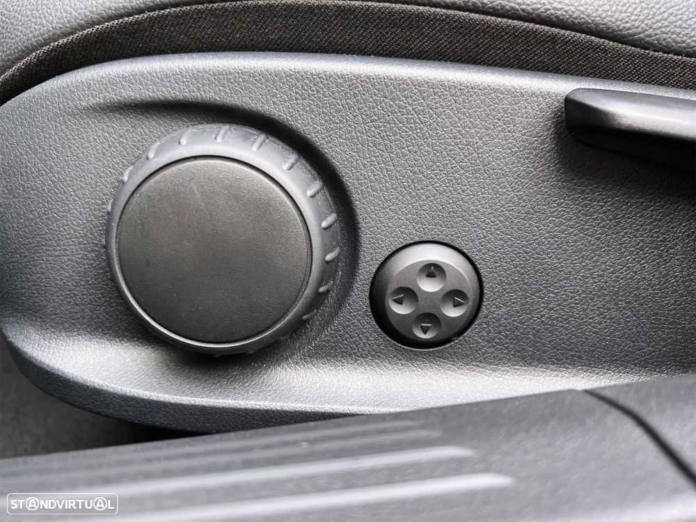Mercedes-Benz A 180 d Progressive Aut. - 37