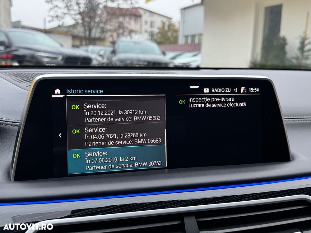 BMW Seria 7 745e - 28