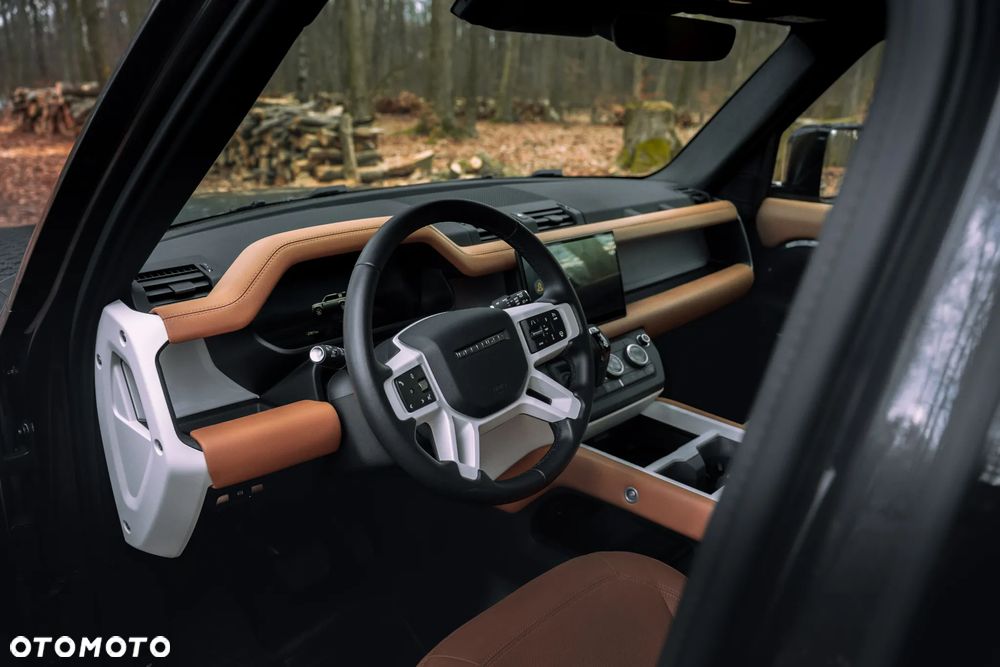 Land Rover Defender 3.0 D250 mHEV X-Dynamic HSE - 16