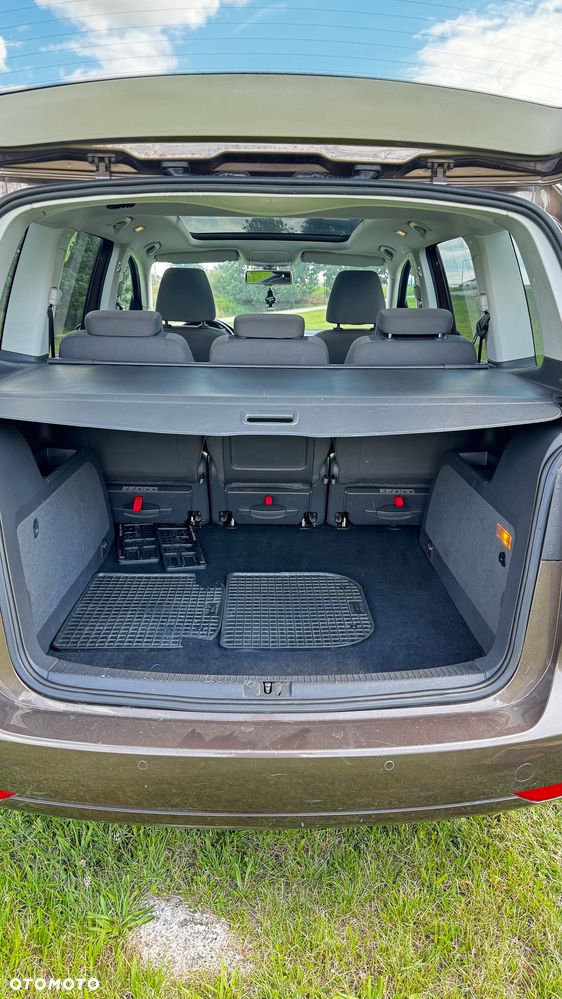 Volkswagen Touran 1.6 TDI DPF BlueMotion Technology MATCH - 6