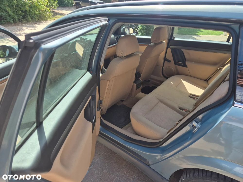 Opel Vectra 1.9 CDTI - 10