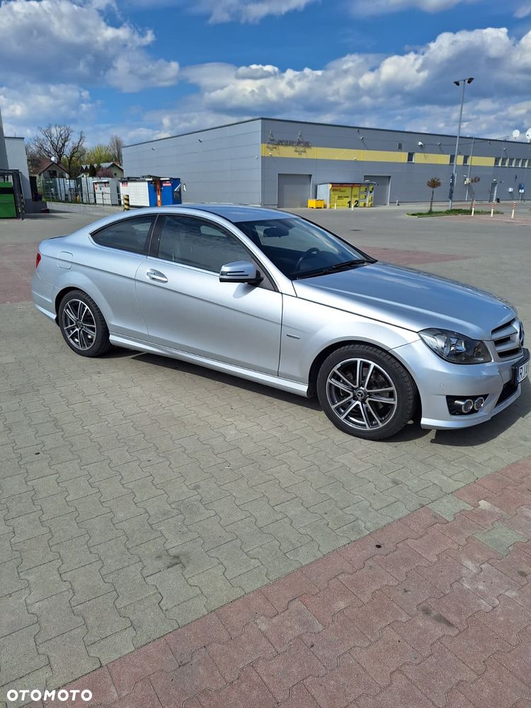 Mercedes-Benz Klasa C 250 CDI DPF BlueEFFICIENCY 7G-TRONIC Edition 1 - 28