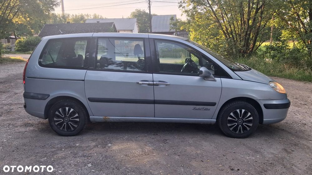 Na części Peugeot 807 silnik 2.0 HDI 107 KM RHM (DW10ATED4) lakier EYL skrzynia maska zderzak drzwi klapa szyba fotel kanapa lusterko lampa deska GWARANCJA !!! Przód Tył Zestaw Komplet Drzwi Klapa Zderzak Błotnik Maska Grill Atrapa Szyba Pas Lampa Lusterko Boczki Fotel Kanapa Kokpit Deska Rozdzielcza Przełącznik Włącznik Sterownik Przewody Wiązka Instalacja Moduł Komputer Czujnik Listwa Pompa Alternator Wtryski Głowica Rozrusznik Kompresor Sprzęgło Dwumas Silnik  Skrzynia ABS Klimatyzacji Paliwa Wspomagania Kolektor Turbina Przepustnica Zawór Chłodnica Koło Hak Belka Sanki Zawieszenie Mcpherson Półoś Amortyzator Wydech Tłumik Zacisk Most - 9