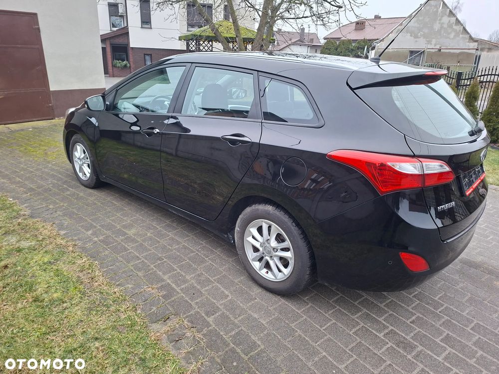 Hyundai i30 blue 1.6 CRDi Passion - 5