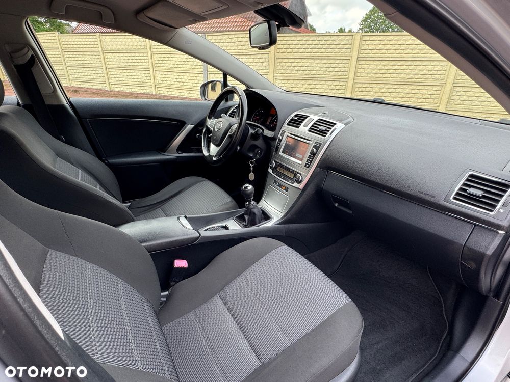 Toyota Avensis Touring Sports 1.8 Business Edition - 22