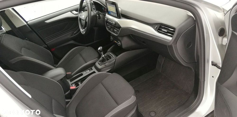 Ford Focus 1.0 EcoBoost Trend Edition - 14