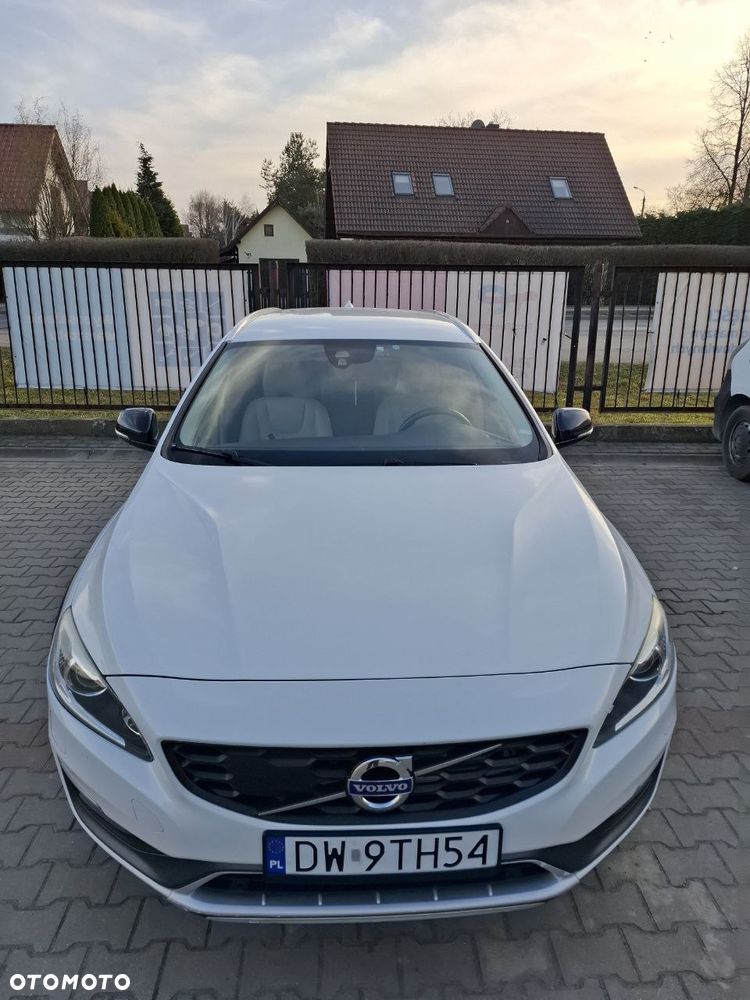 Volvo V60 D4 Drive-E Momentum - 1