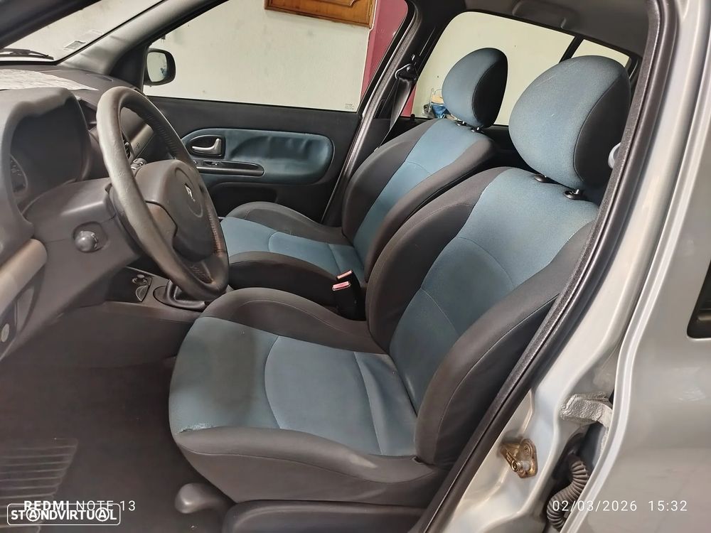 Renault Clio 1.2 16V Billabong - 8