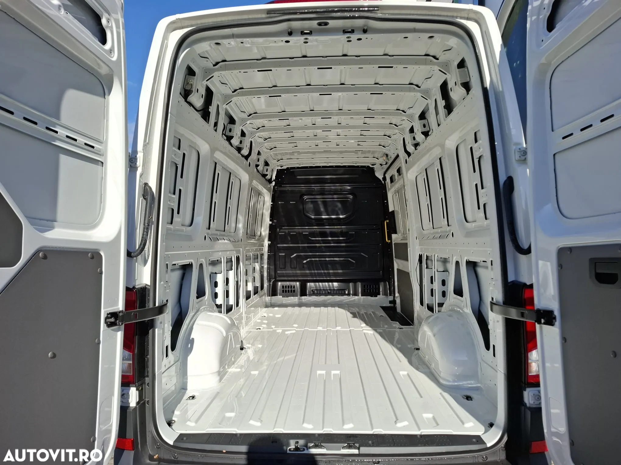 Volkswagen Crafter - 8