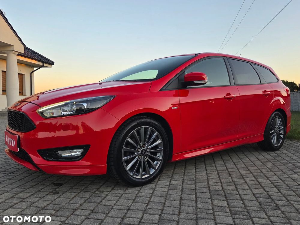 Ford Focus 1.0 EcoBoost Start-Stopp-System ST-LINE DESIGN - 17