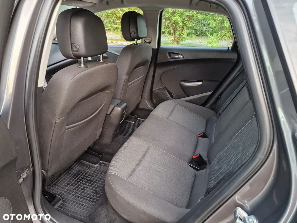 Opel Astra 1.6 Cosmo - 27