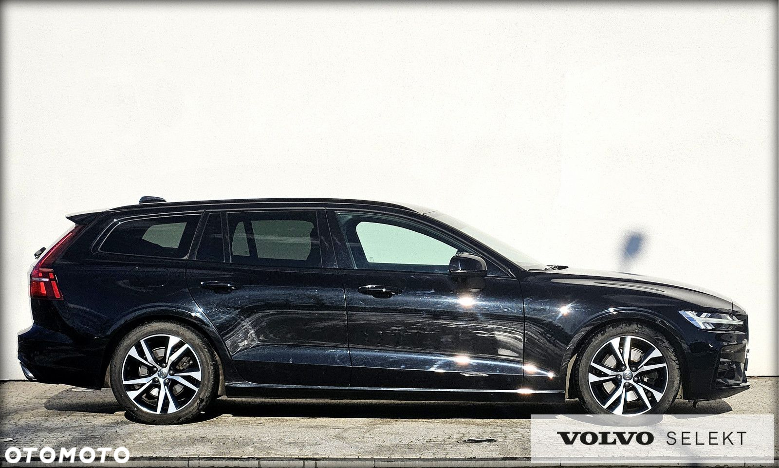 Volvo V60 B3 B R-Design - 5