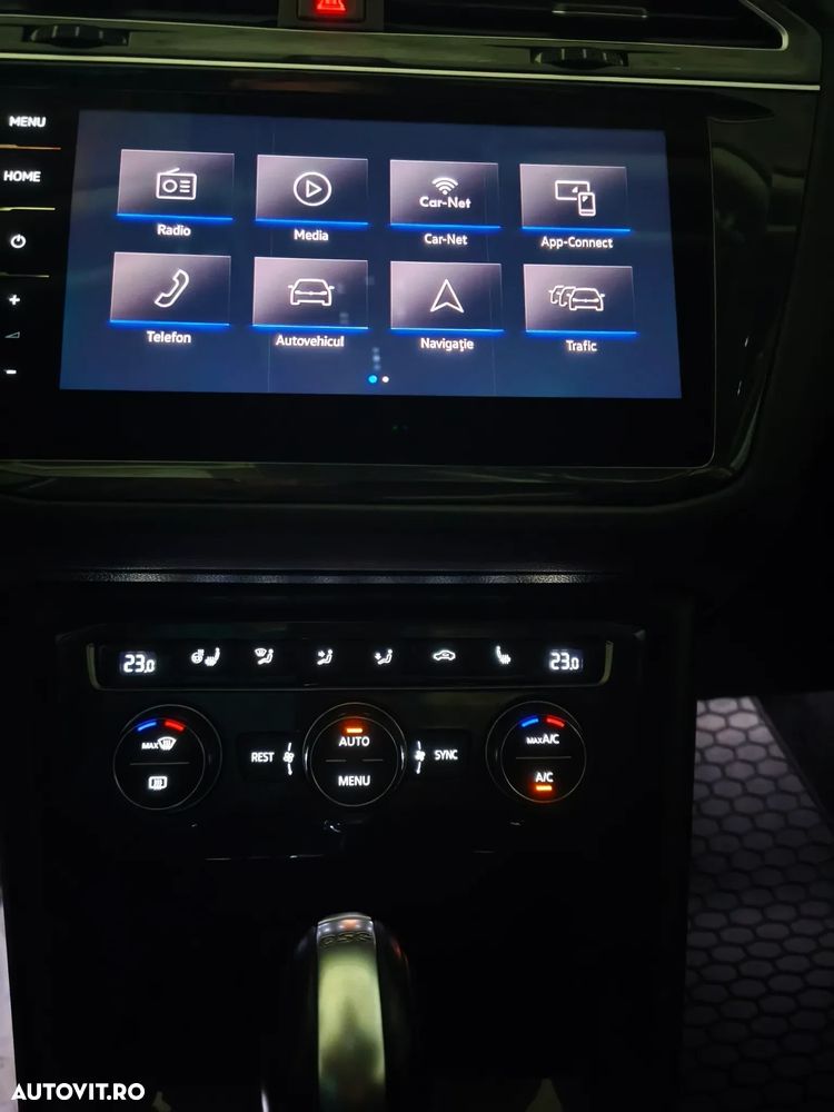Volkswagen Tiguan - 11