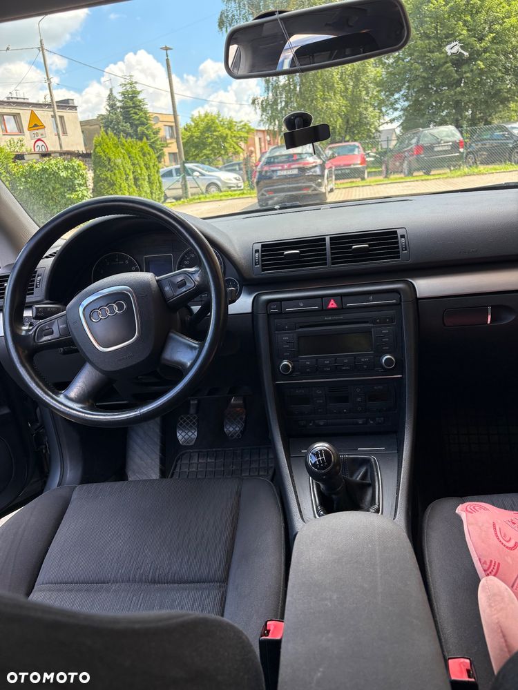 Audi A4 Limousine - 5