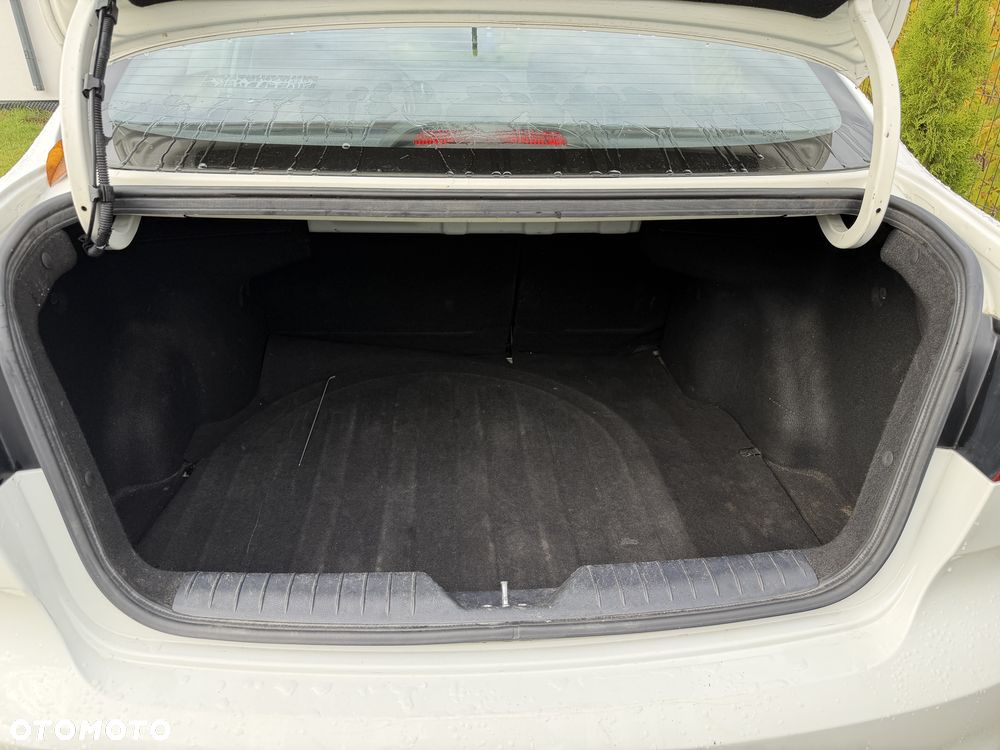 Kia Rio - 8