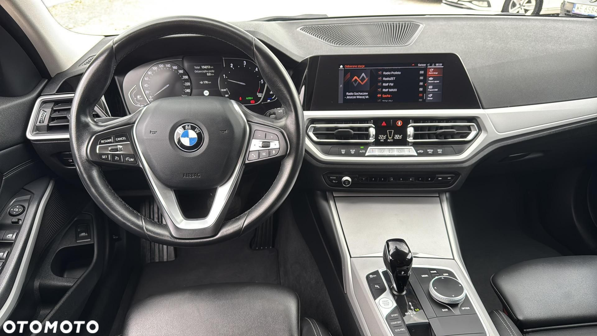BMW Seria 3 318d - 15