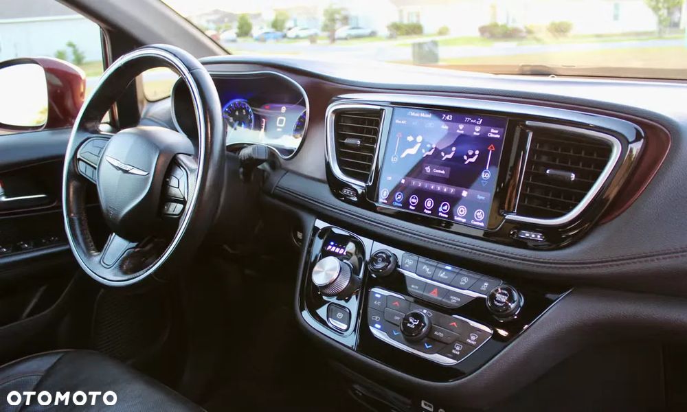 Chrysler Pacifica - 6