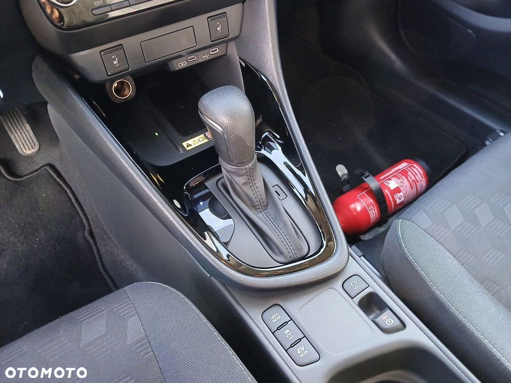 Toyota Yaris Hybrid 1.5 Style - 33