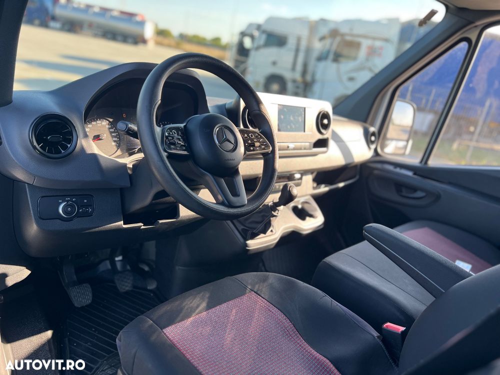 Mercedes-Benz Sprinter - 10