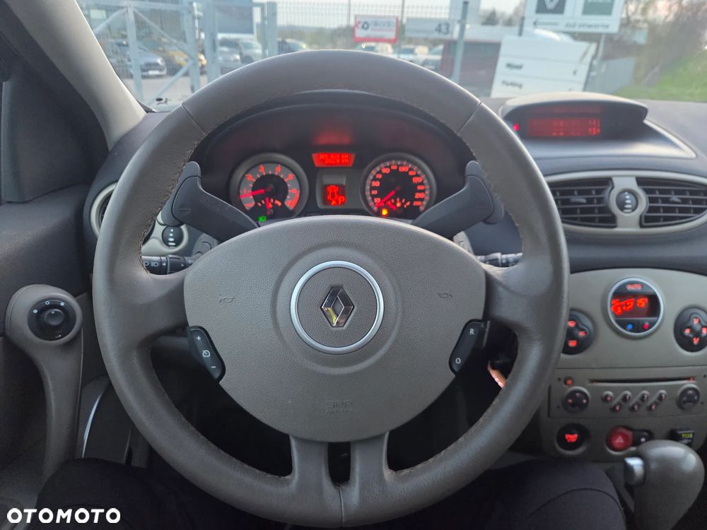 Renault Clio - 22