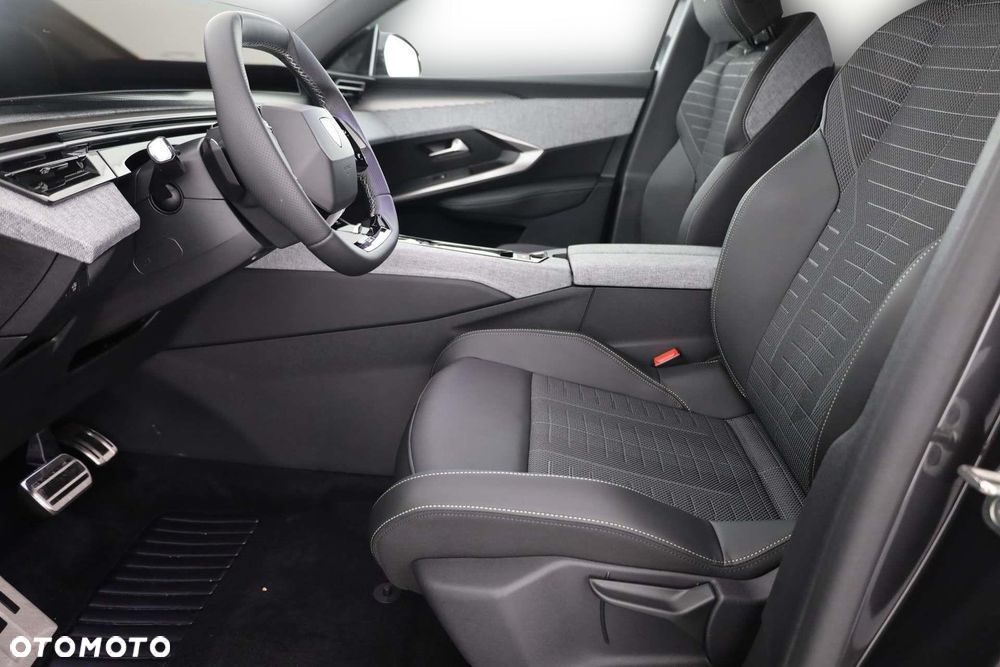 Peugeot 3008 1.2 PureTech mHEV GT S&S e-DCS6 - 12