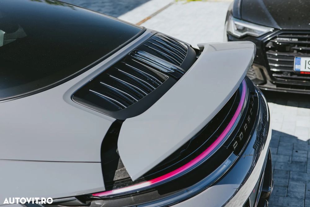 Porsche 911 4 GTS PDK - 22