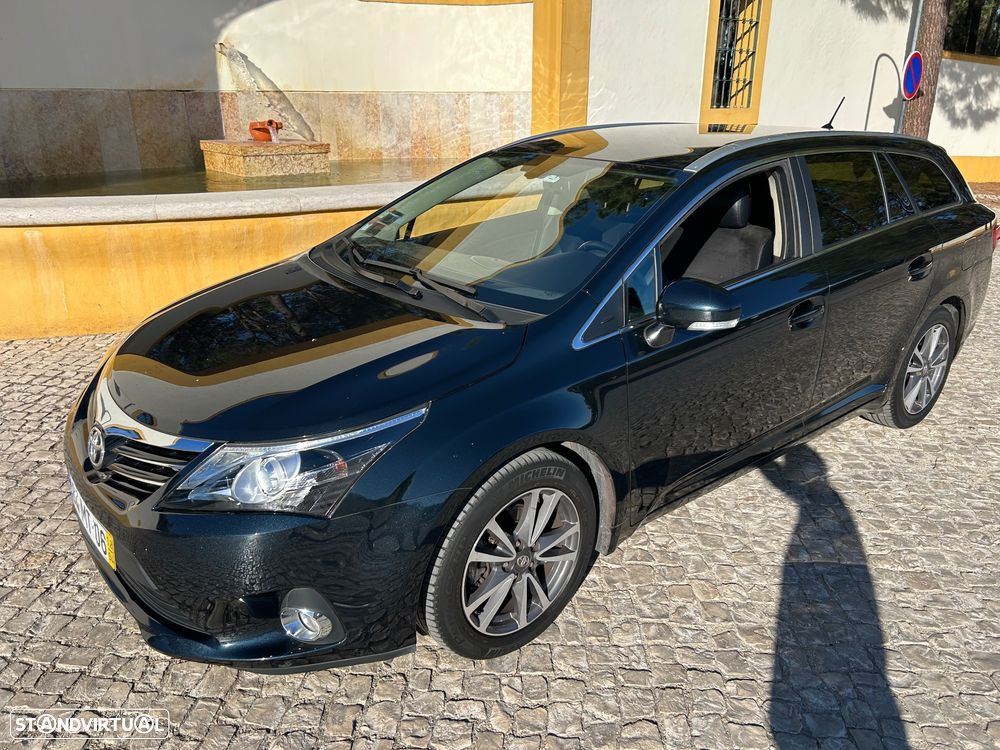 Toyota Avensis SW 2.0 D-4D Luxury - 25