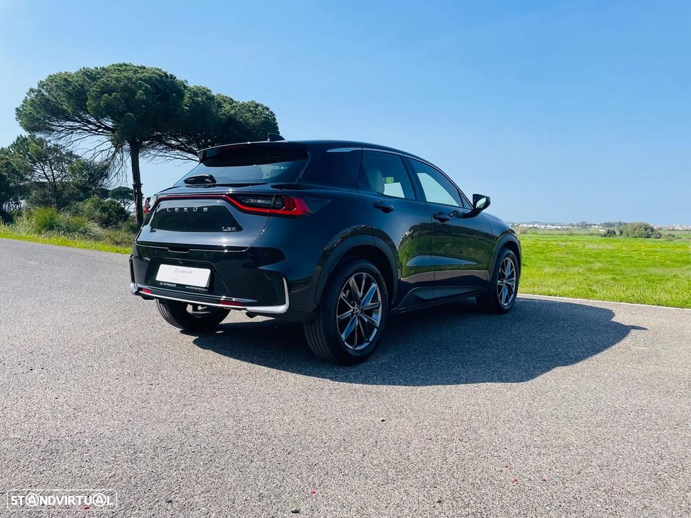 Lexus LBX Elegant - 24