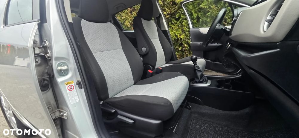 Toyota Yaris 1.33 VVT-i Executive - 32