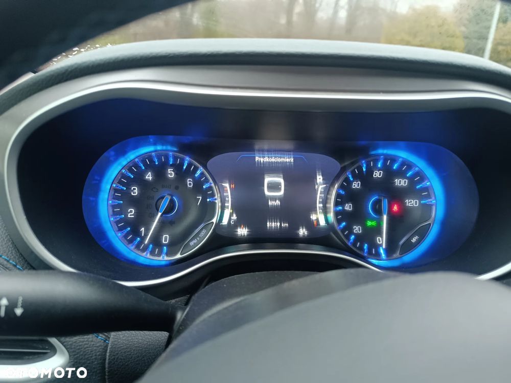 Chrysler Pacifica - 10