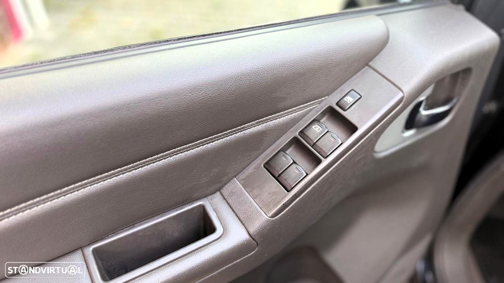 Nissan Navara 3.0 dCi V6 CD LE AT 4WD - 10