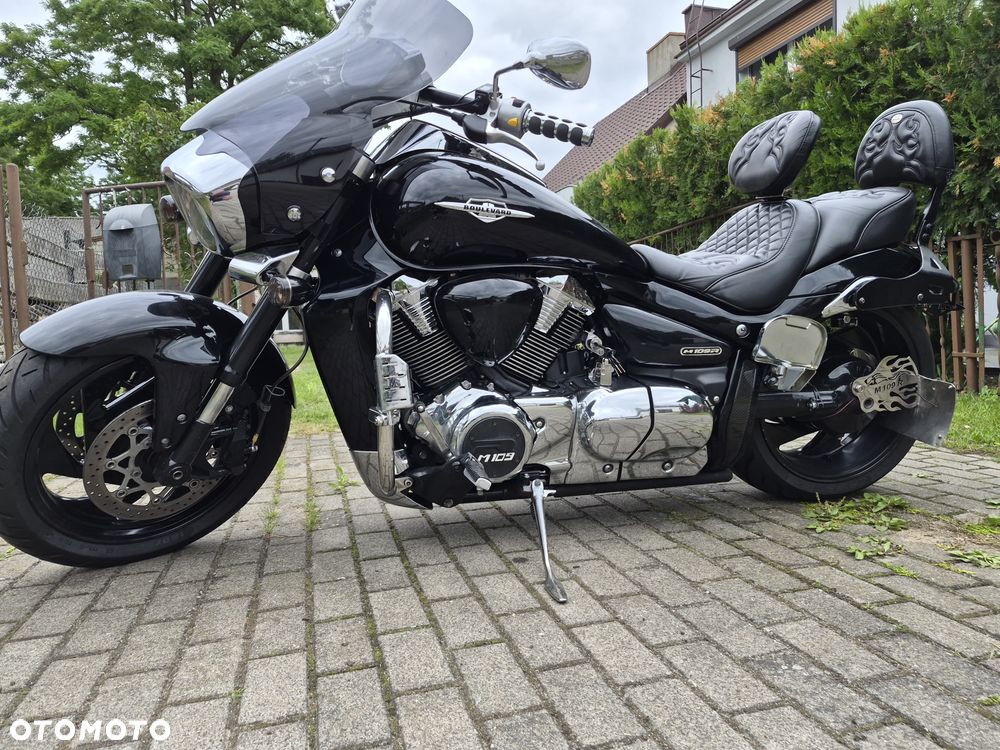 Suzuki Intruder - 3
