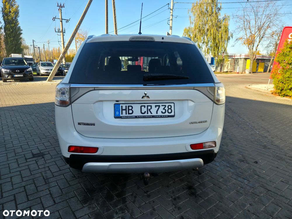 Mitsubishi Outlander 2.2 DI-D 4WD Automatik Diamant Edition - 12