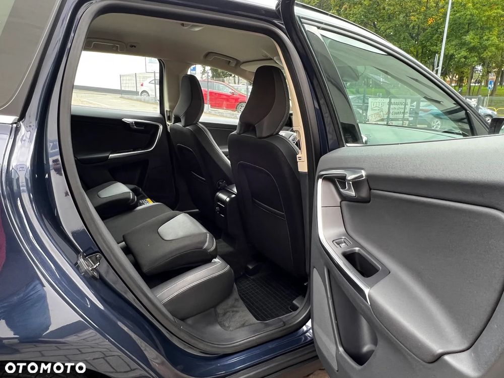 Volvo XC 60 DRIVe Momentum - 15