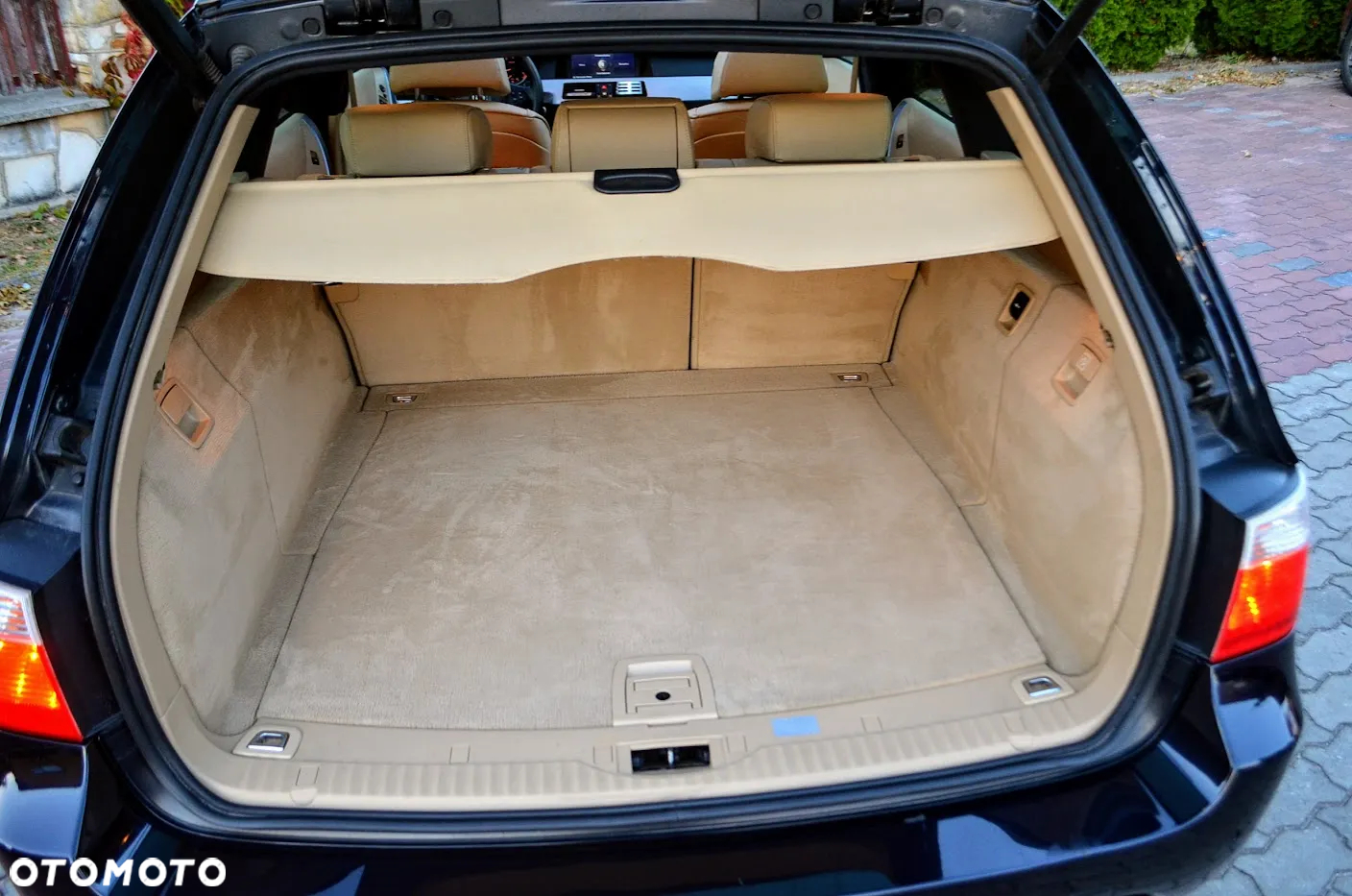 BMW Seria 5 525i Touring - 28