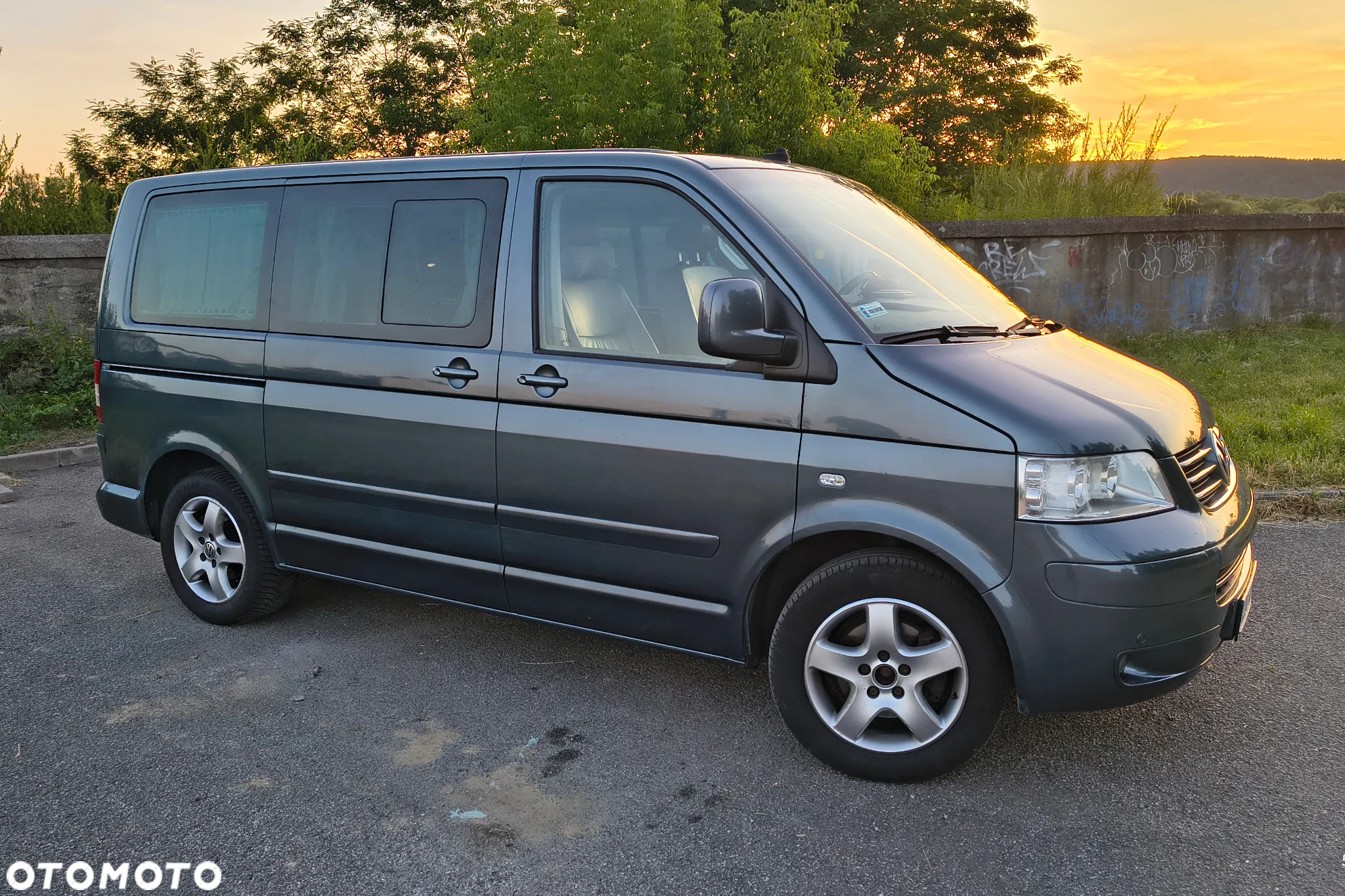 Volkswagen Multivan TDI L1 Highline - 2