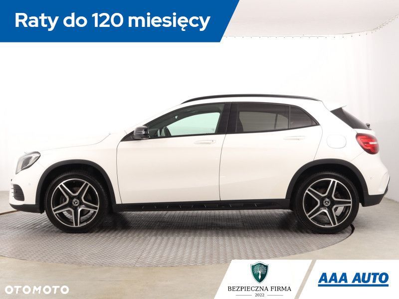 Mercedes-Benz GLA - 4