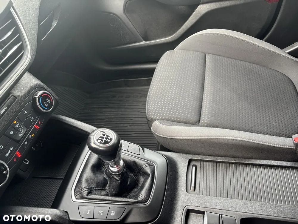 Ford Focus 1.5 EcoBoost Trend Edition Business - 25