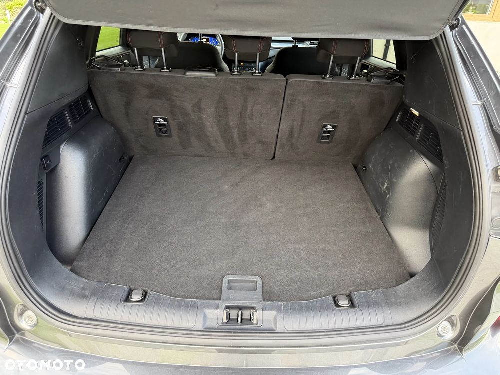 Ford Kuga 2.5 Duratec PHEV ST-LINE X - 32